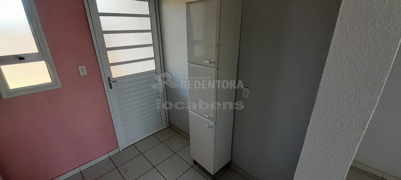 Alugar Casa / Padr&atilde;o em S&atilde;o Jos&eacute; do Rio Preto R$ 1.300,00 - Foto 3