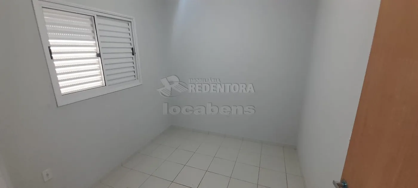 Alugar Casa / Padr&atilde;o em S&atilde;o Jos&eacute; do Rio Preto R$ 1.300,00 - Foto 9