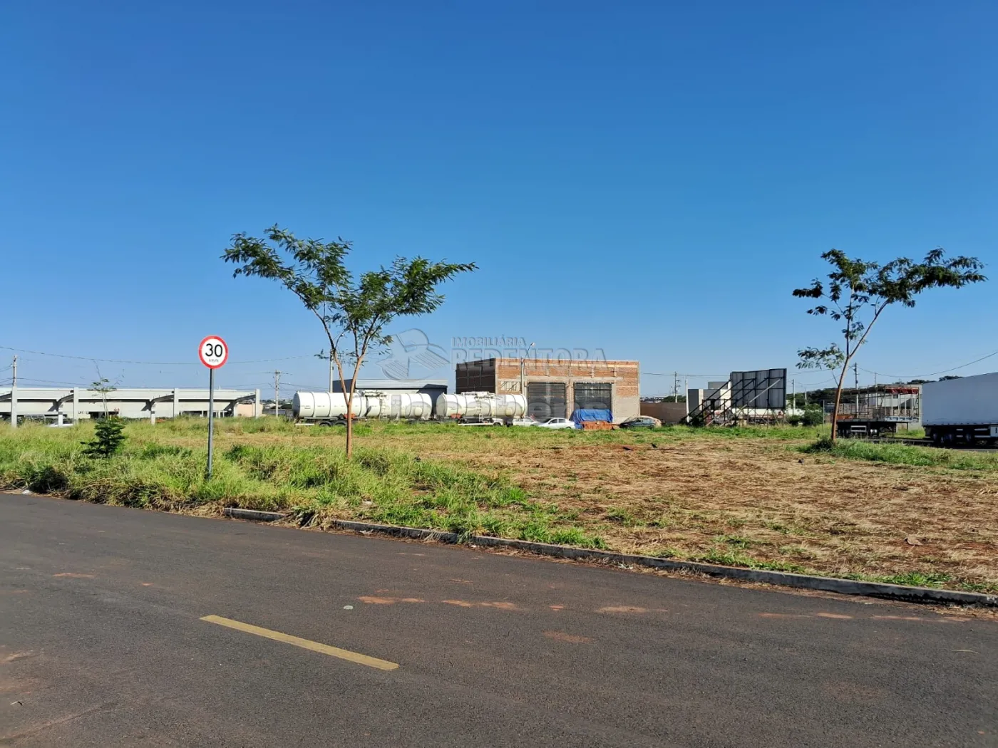 Comprar Terreno / Padr&atilde;o em S&atilde;o Jos&eacute; do Rio Preto R$ 180.000,00 - Foto 4