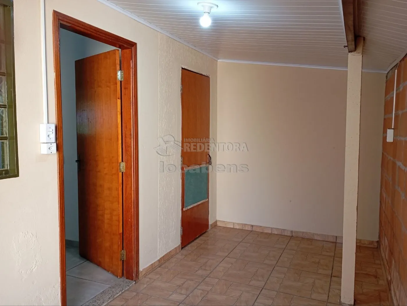 Comprar Casa / Padr&atilde;o em Ol&iacute;mpia R$ 300.000,00 - Foto 1
