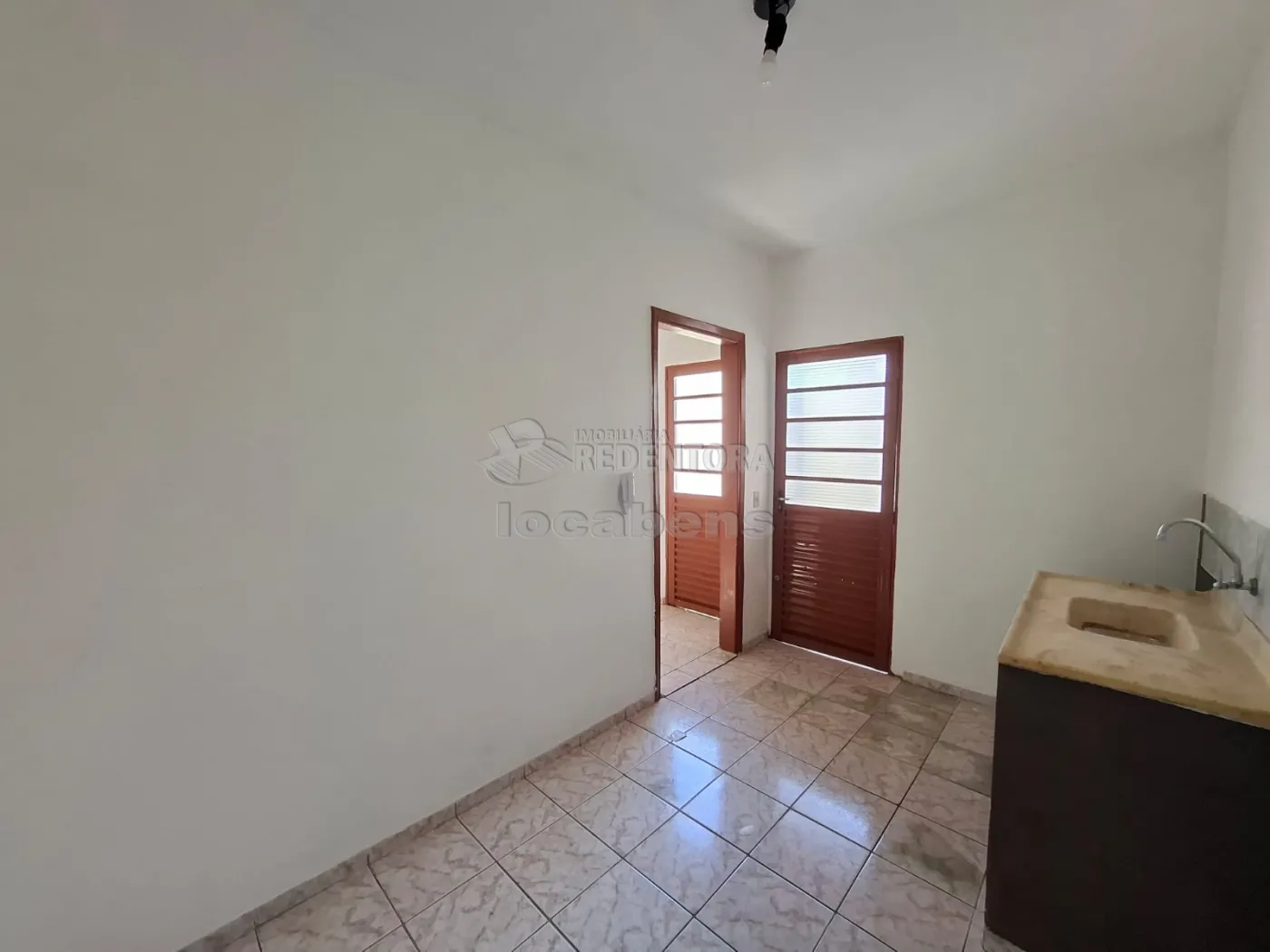 Alugar Casa / Padr&atilde;o em S&atilde;o Jos&eacute; do Rio Preto R$ 750,00 - Foto 2