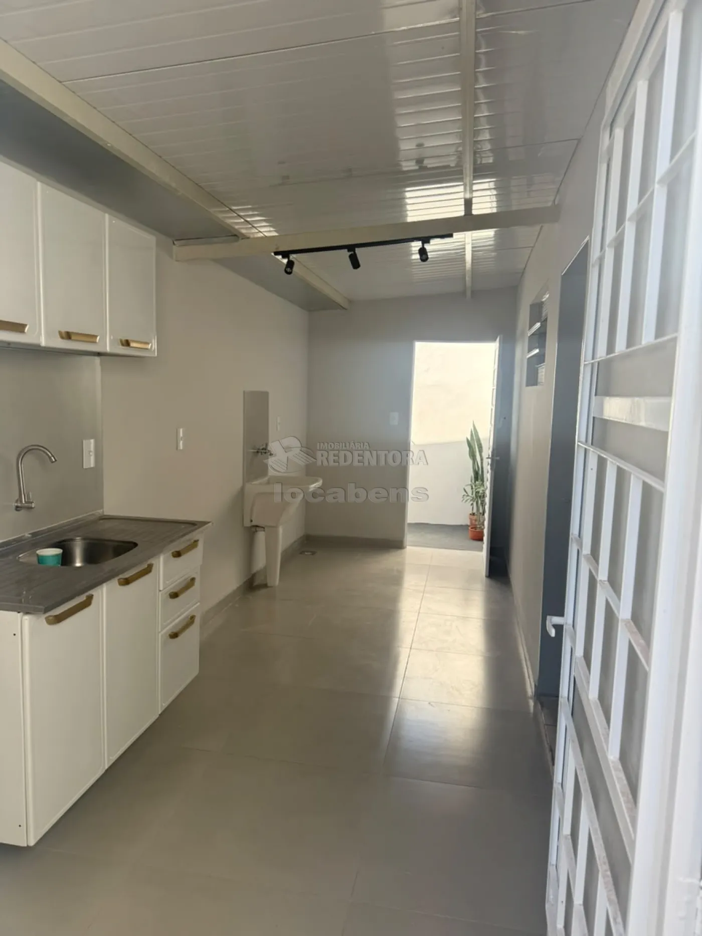 Alugar Casa / Padr&atilde;o em S&atilde;o Jos&eacute; do Rio Preto R$ 1.200,00 - Foto 4