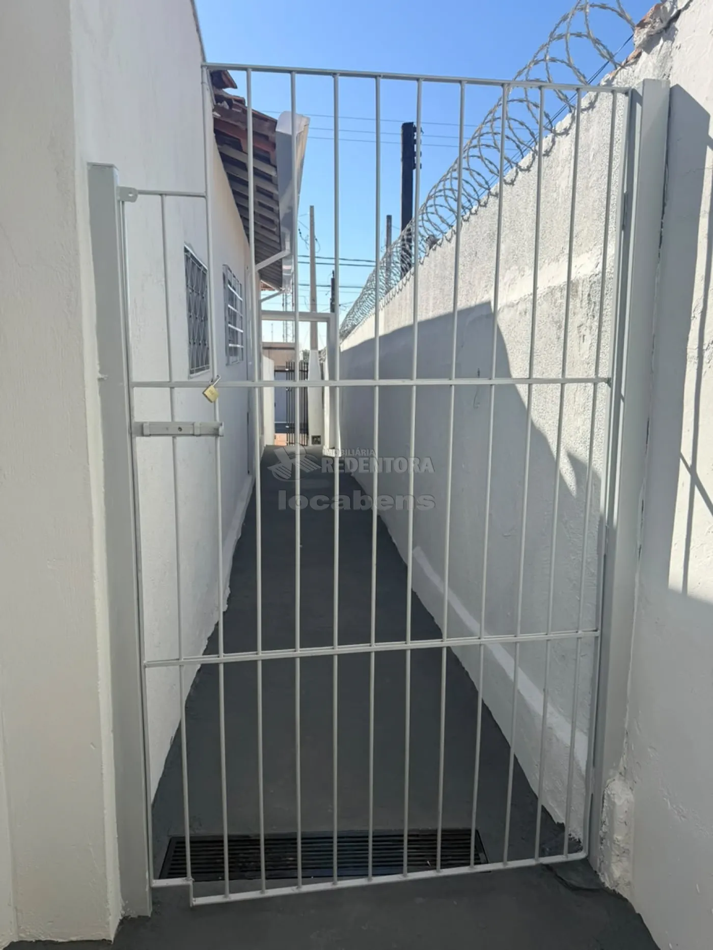 Alugar Casa / Padr&atilde;o em S&atilde;o Jos&eacute; do Rio Preto R$ 1.200,00 - Foto 1