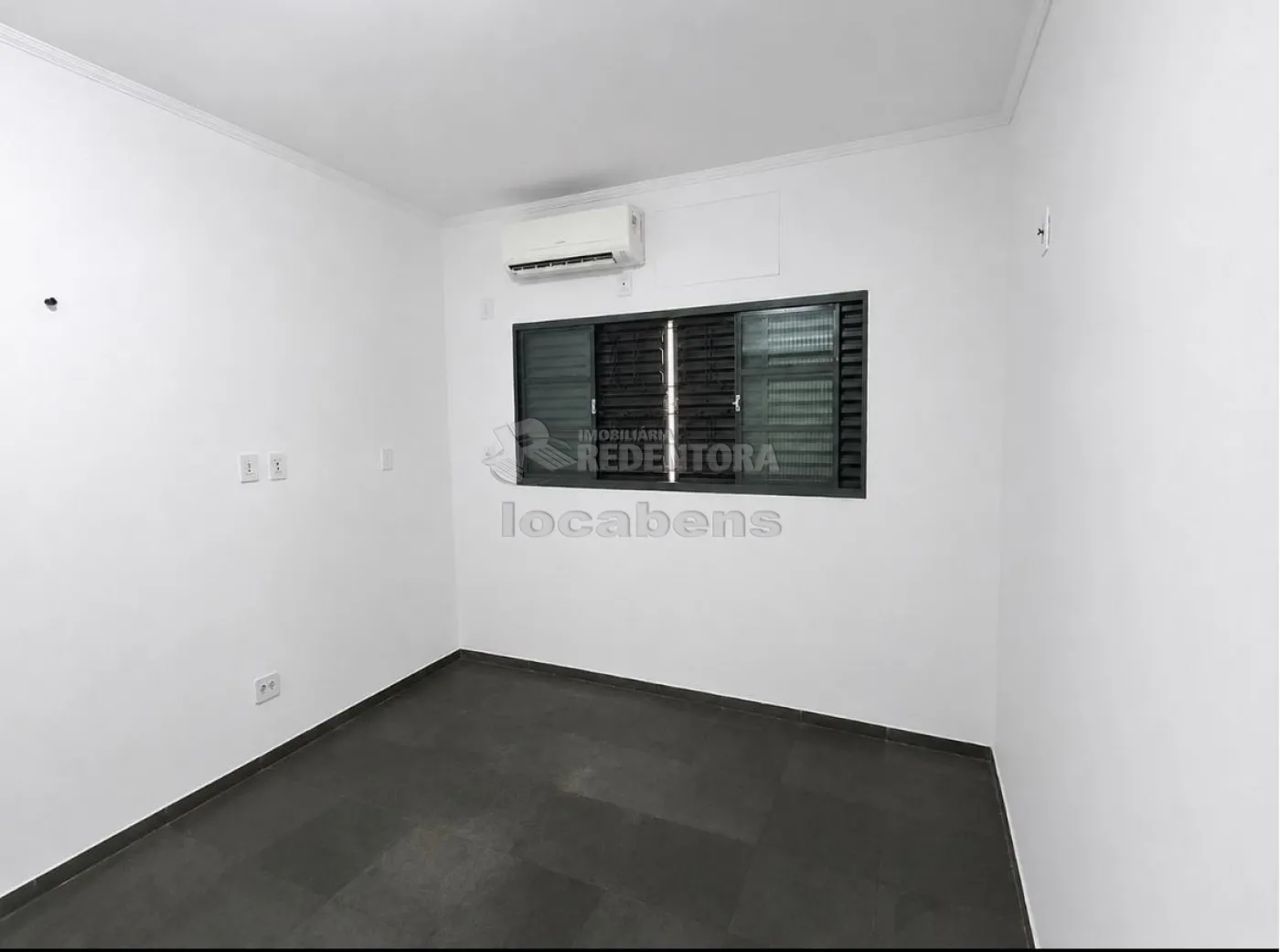Casa com 3 quartos à venda, 95m² — foto 1 de 6