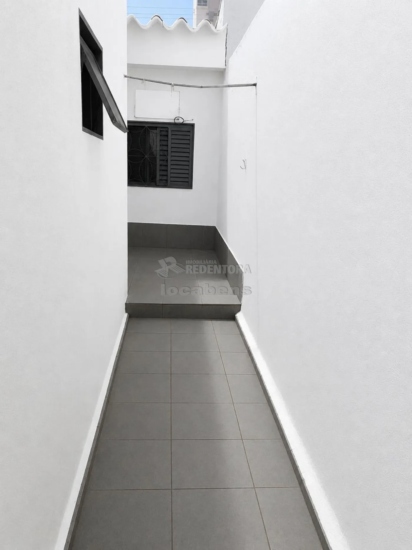 Casa com 3 quartos à venda, 95m² — foto 3 de 6