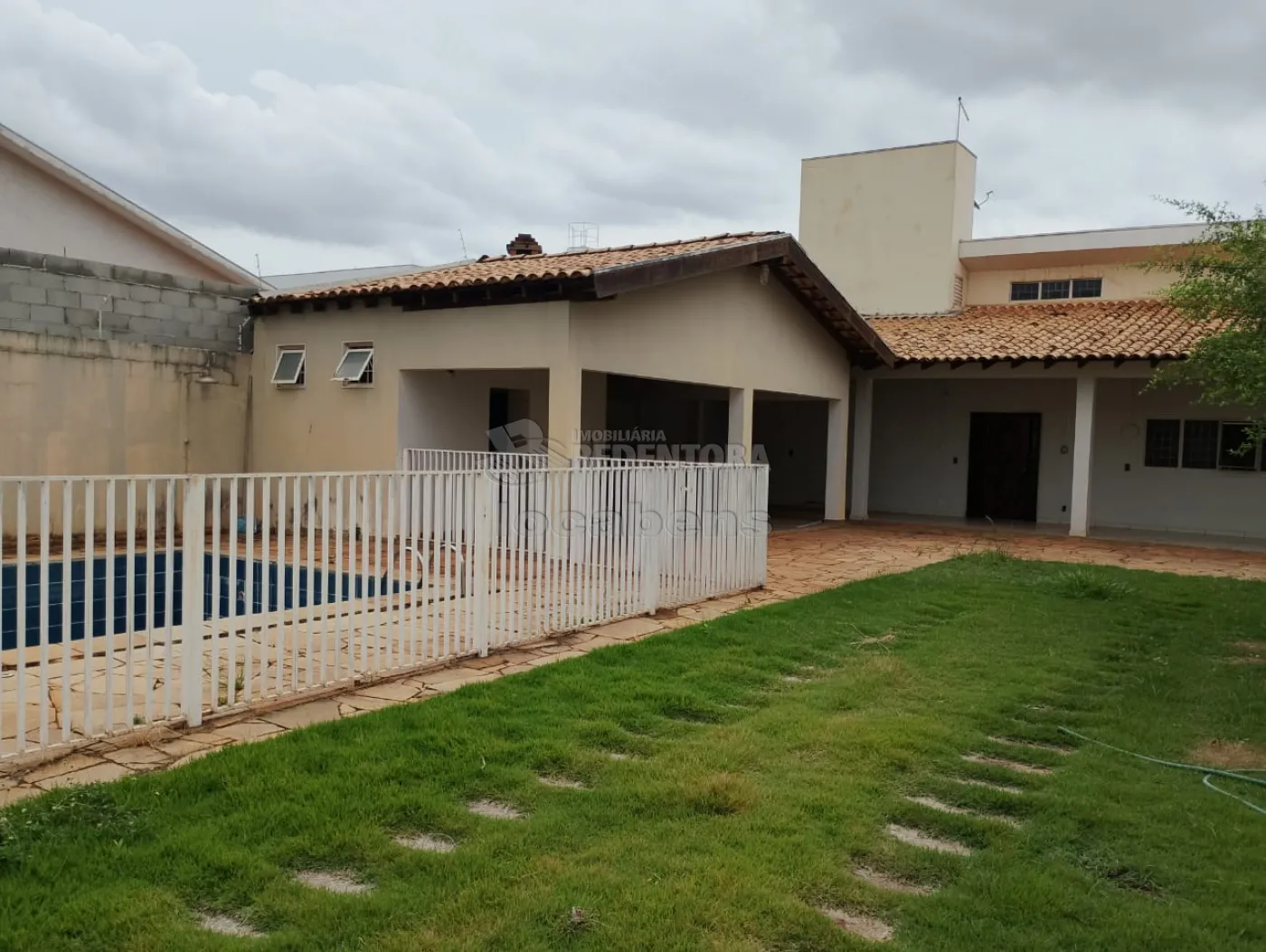 Alugar Casa / Padr&atilde;o em S&atilde;o Jos&eacute; do Rio Preto R$ 2.800,00 - Foto 1