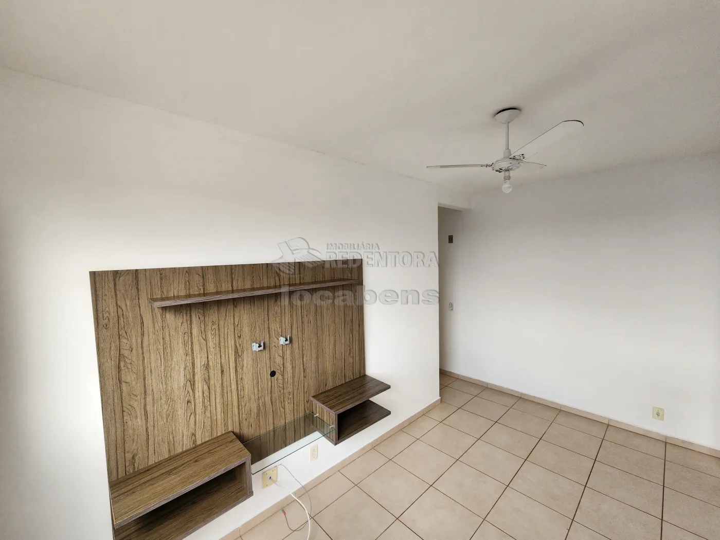 Alugar Apartamento / Padr&atilde;o em S&atilde;o Jos&eacute; do Rio Preto R$ 830,00 - Foto 2