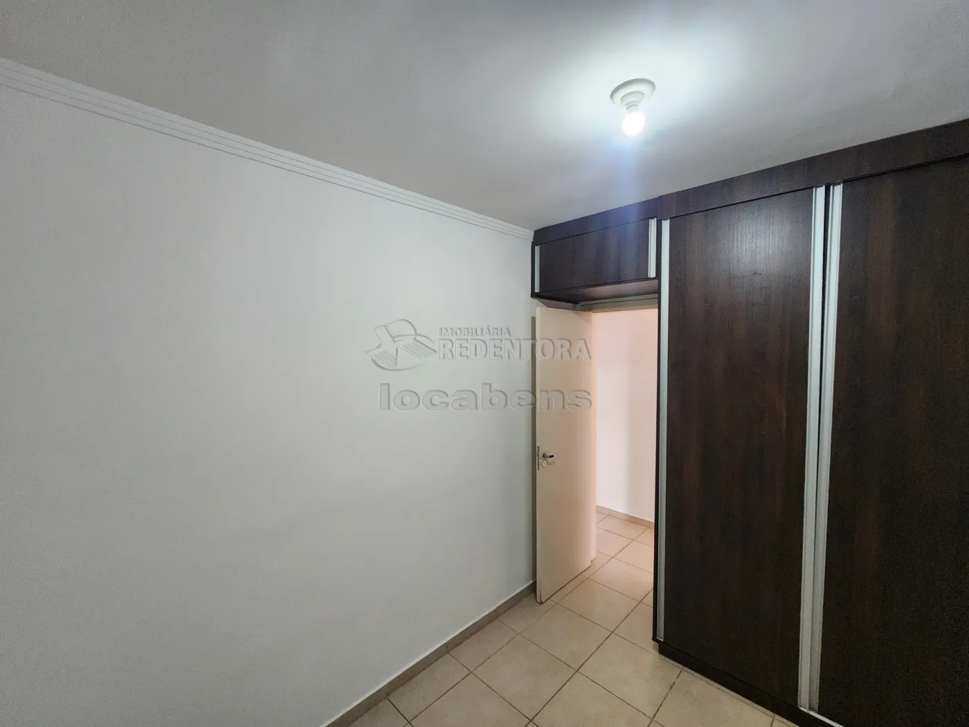 Alugar Apartamento / Padr&atilde;o em S&atilde;o Jos&eacute; do Rio Preto R$ 830,00 - Foto 9