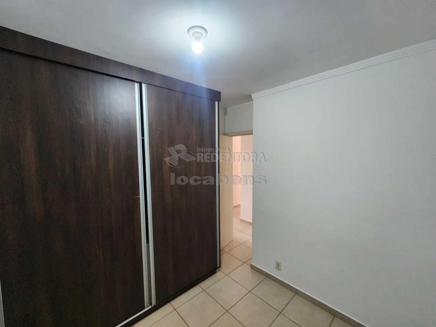 Alugar Apartamento / Padr&atilde;o em S&atilde;o Jos&eacute; do Rio Preto R$ 830,00 - Foto 12