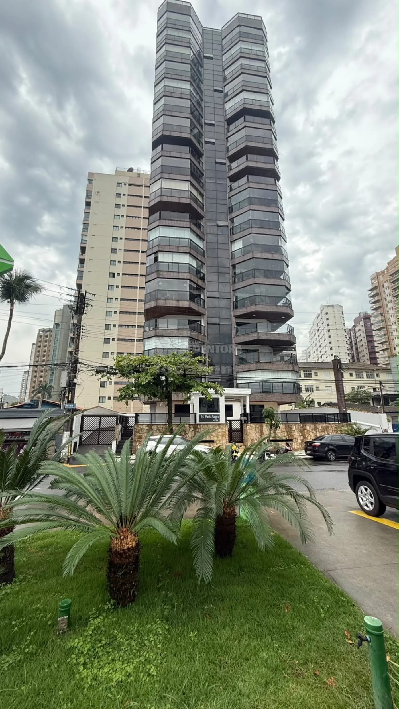 Comprar Apartamento / Padr&atilde;o em Guaruj&aacute; R$ 730.000,00 - Foto 1