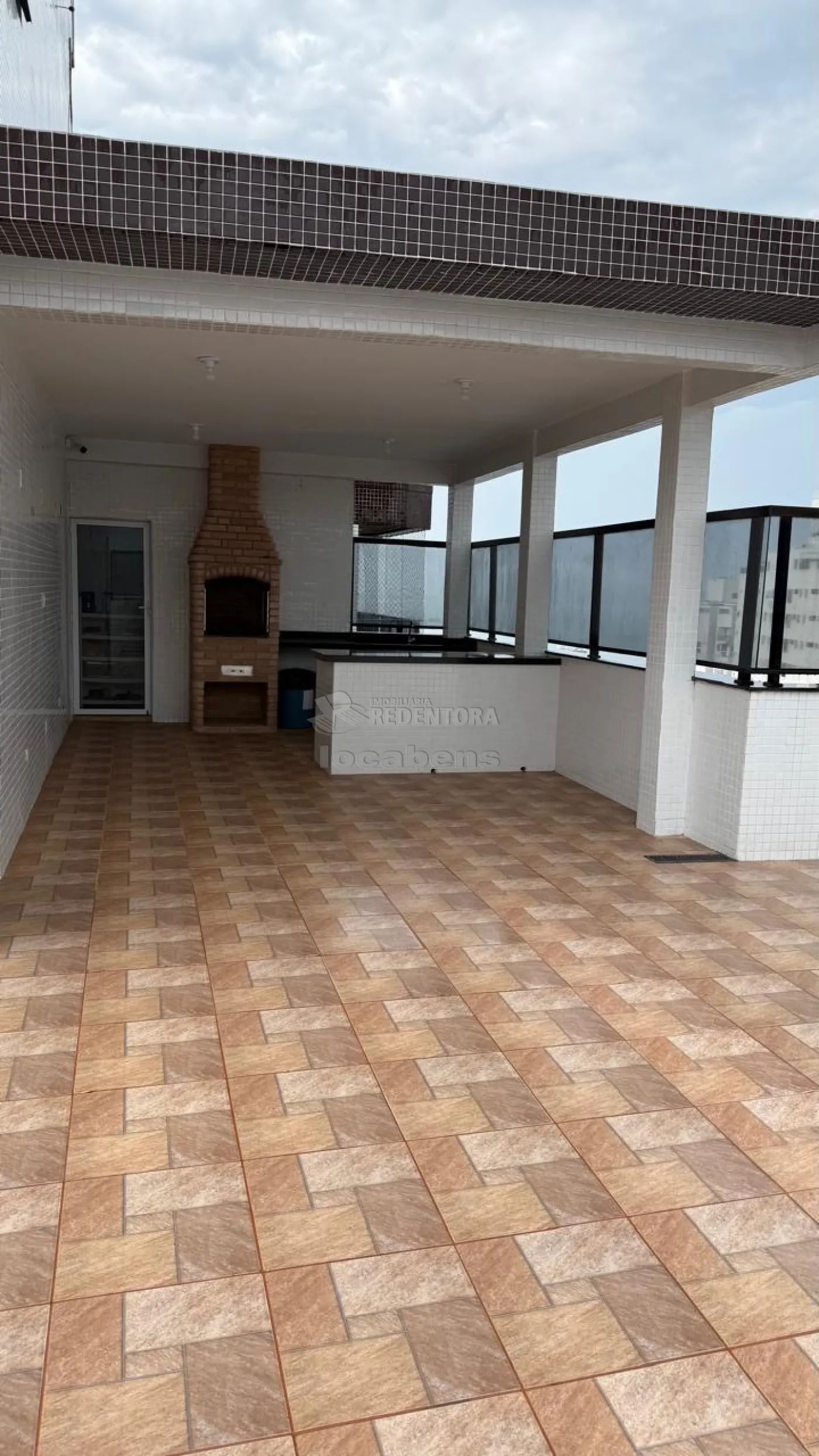 Comprar Apartamento / Padr&atilde;o em Guaruj&aacute; R$ 730.000,00 - Foto 2