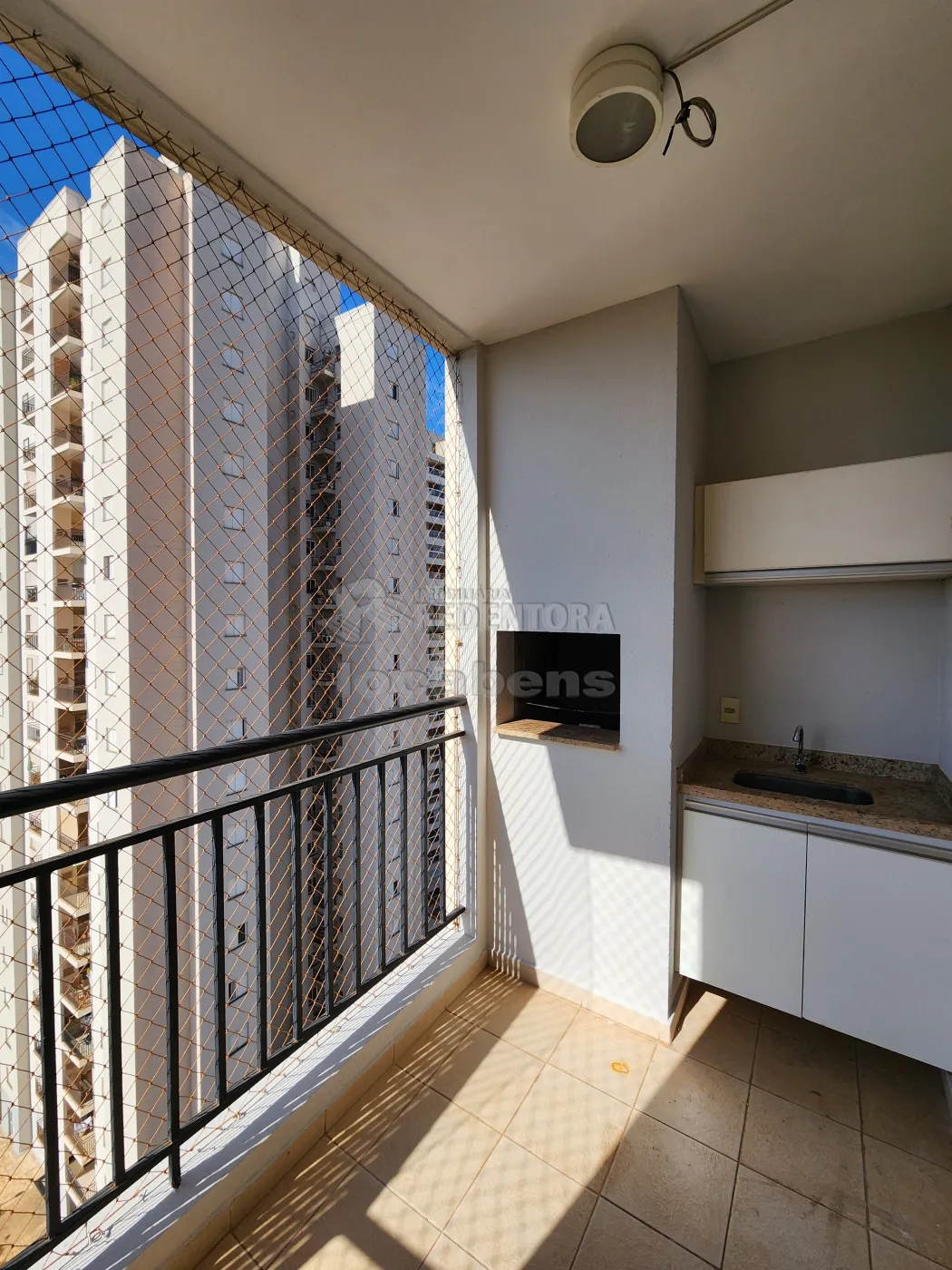 Alugar Apartamento / Padr&atilde;o em S&atilde;o Jos&eacute; do Rio Preto R$ 1.900,00 - Foto 3