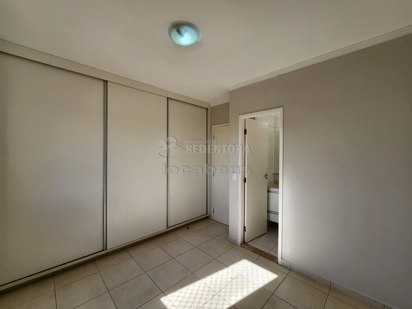 Alugar Apartamento / Padr&atilde;o em S&atilde;o Jos&eacute; do Rio Preto R$ 1.900,00 - Foto 8