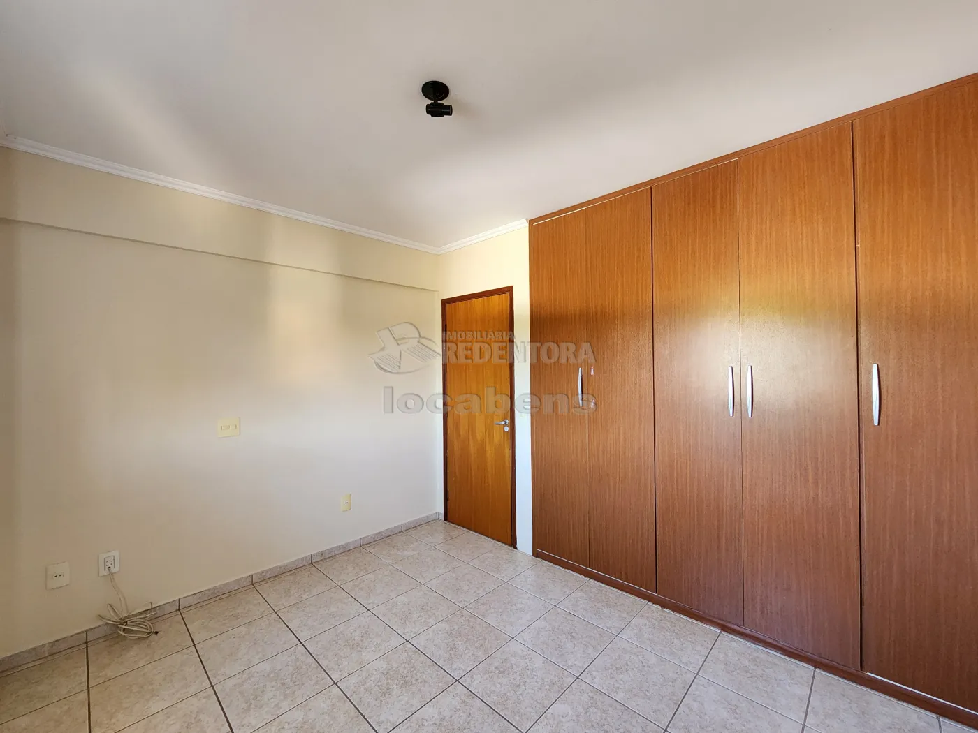 Alugar Apartamento / Padr&atilde;o em S&atilde;o Jos&eacute; do Rio Preto R$ 1.800,00 - Foto 7