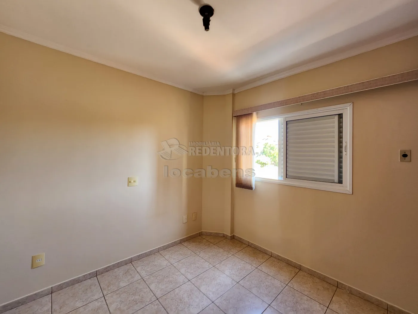 Alugar Apartamento / Padr&atilde;o em S&atilde;o Jos&eacute; do Rio Preto R$ 1.800,00 - Foto 9