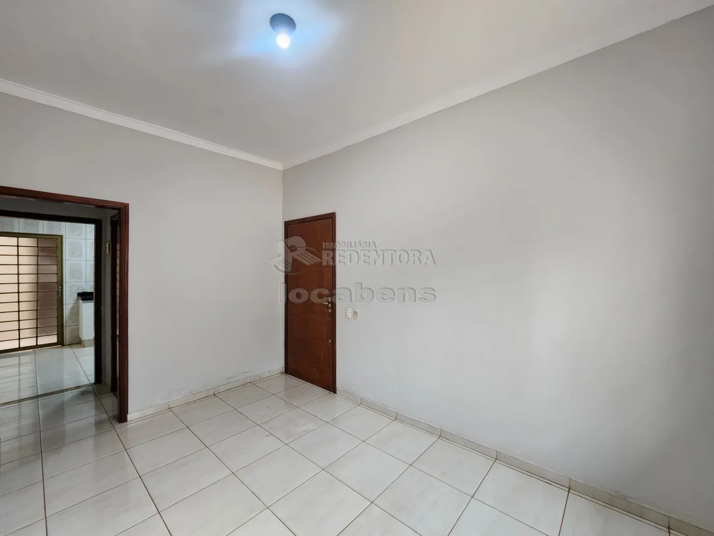 Alugar Casa / Padr&atilde;o em S&atilde;o Jos&eacute; do Rio Preto R$ 1.400,00 - Foto 3