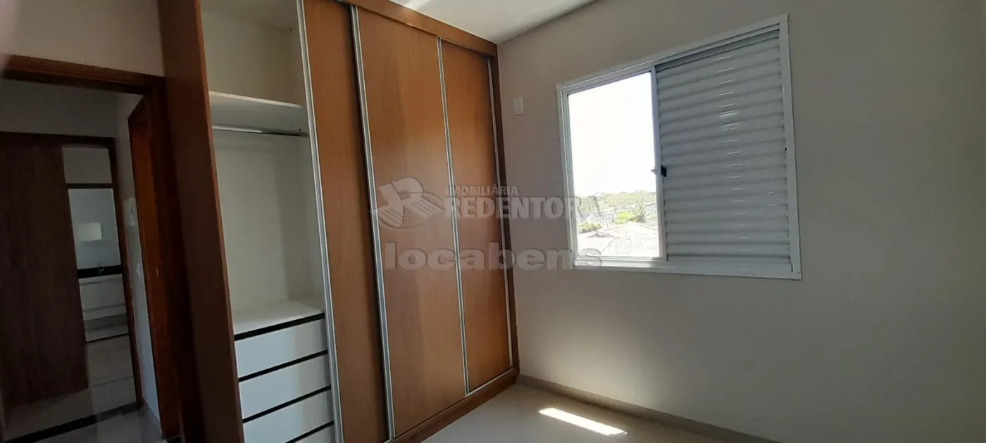 Alugar Apartamento / Padr&atilde;o em S&atilde;o Jos&eacute; do Rio Preto R$ 2.100,00 - Foto 3