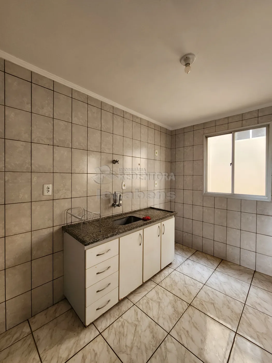 Alugar Apartamento / Padr&atilde;o em S&atilde;o Jos&eacute; do Rio Preto R$ 850,00 - Foto 4