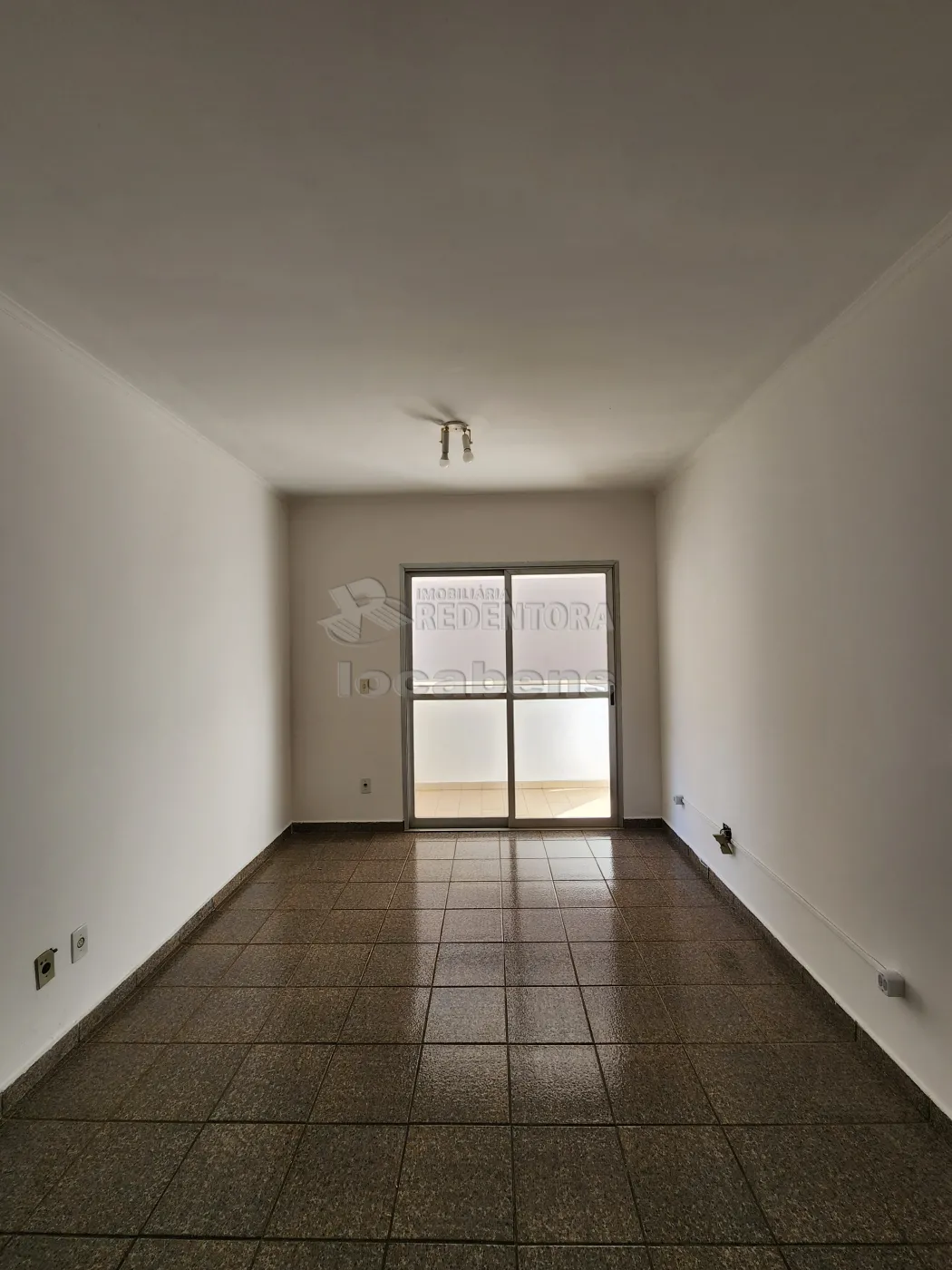 Alugar Apartamento / Padr&atilde;o em S&atilde;o Jos&eacute; do Rio Preto R$ 700,00 - Foto 1
