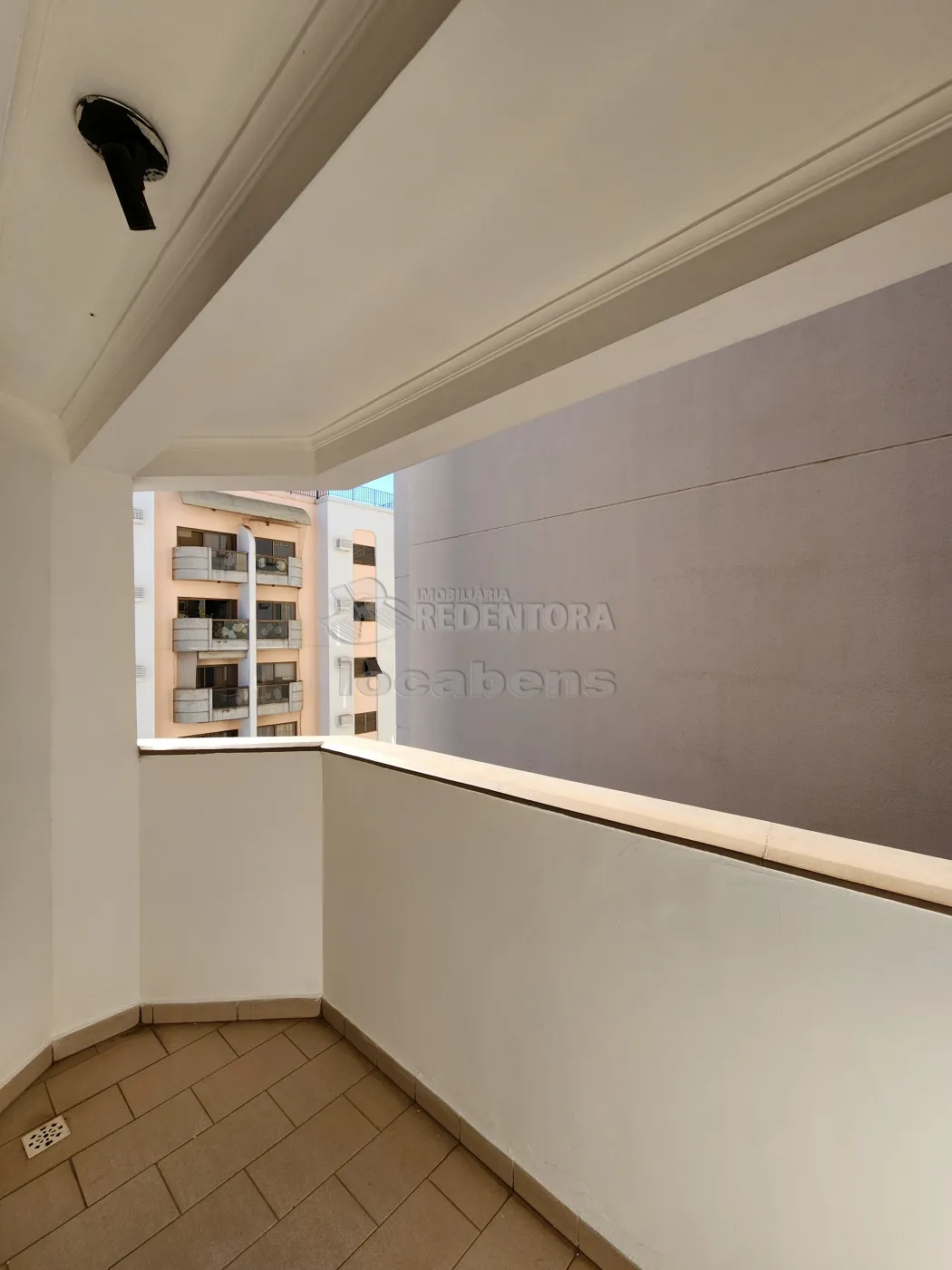 Alugar Apartamento / Padr&atilde;o em S&atilde;o Jos&eacute; do Rio Preto R$ 700,00 - Foto 3