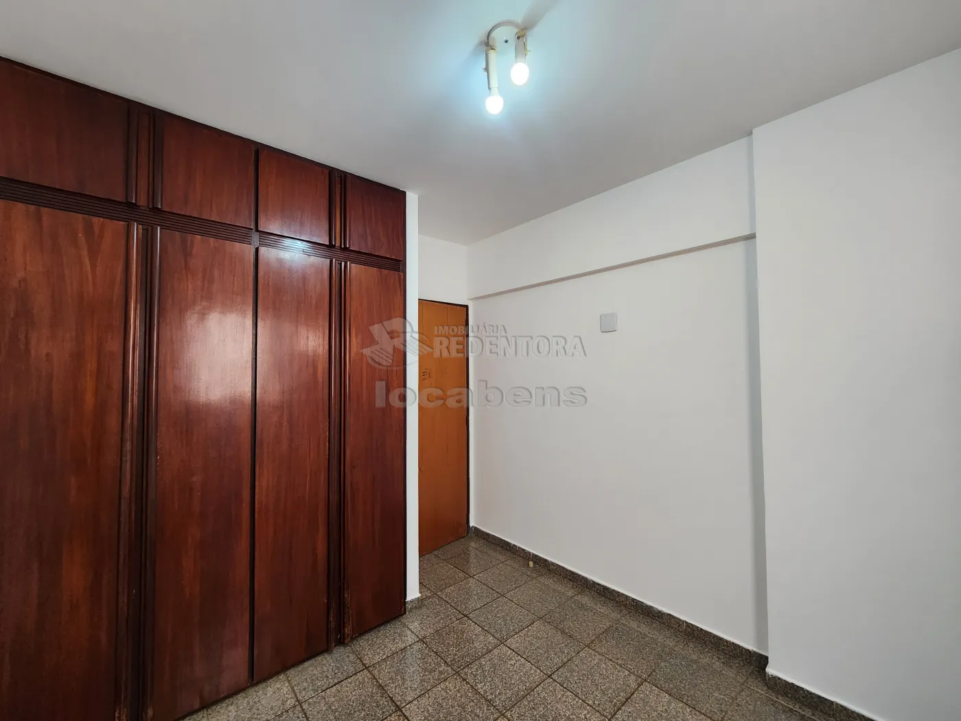 Alugar Apartamento / Padr&atilde;o em S&atilde;o Jos&eacute; do Rio Preto R$ 700,00 - Foto 6