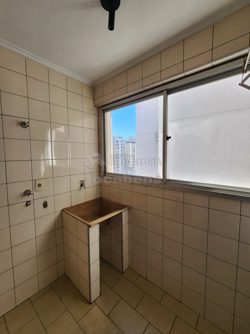 Alugar Apartamento / Padr&atilde;o em S&atilde;o Jos&eacute; do Rio Preto R$ 700,00 - Foto 8