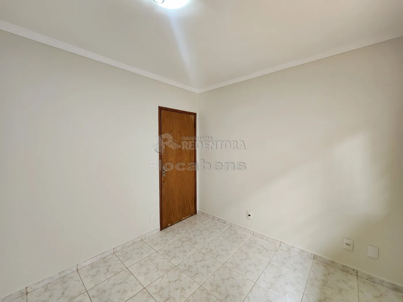 Alugar Casa / Padr&atilde;o em S&atilde;o Jos&eacute; do Rio Preto R$ 2.750,00 - Foto 11