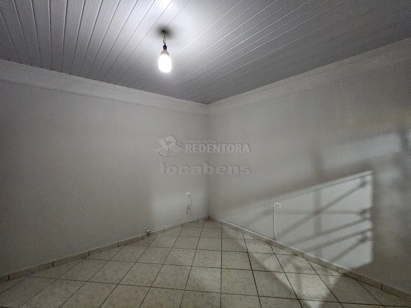 Alugar Casa / Padr&atilde;o em S&atilde;o Jos&eacute; do Rio Preto R$ 1.400,00 - Foto 4