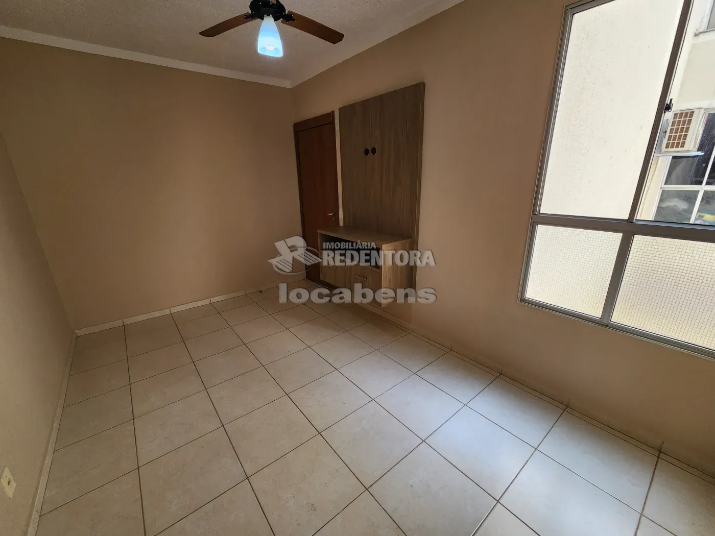 Alugar Apartamento / Padr&atilde;o em S&atilde;o Jos&eacute; do Rio Preto R$ 1.200,00 - Foto 4