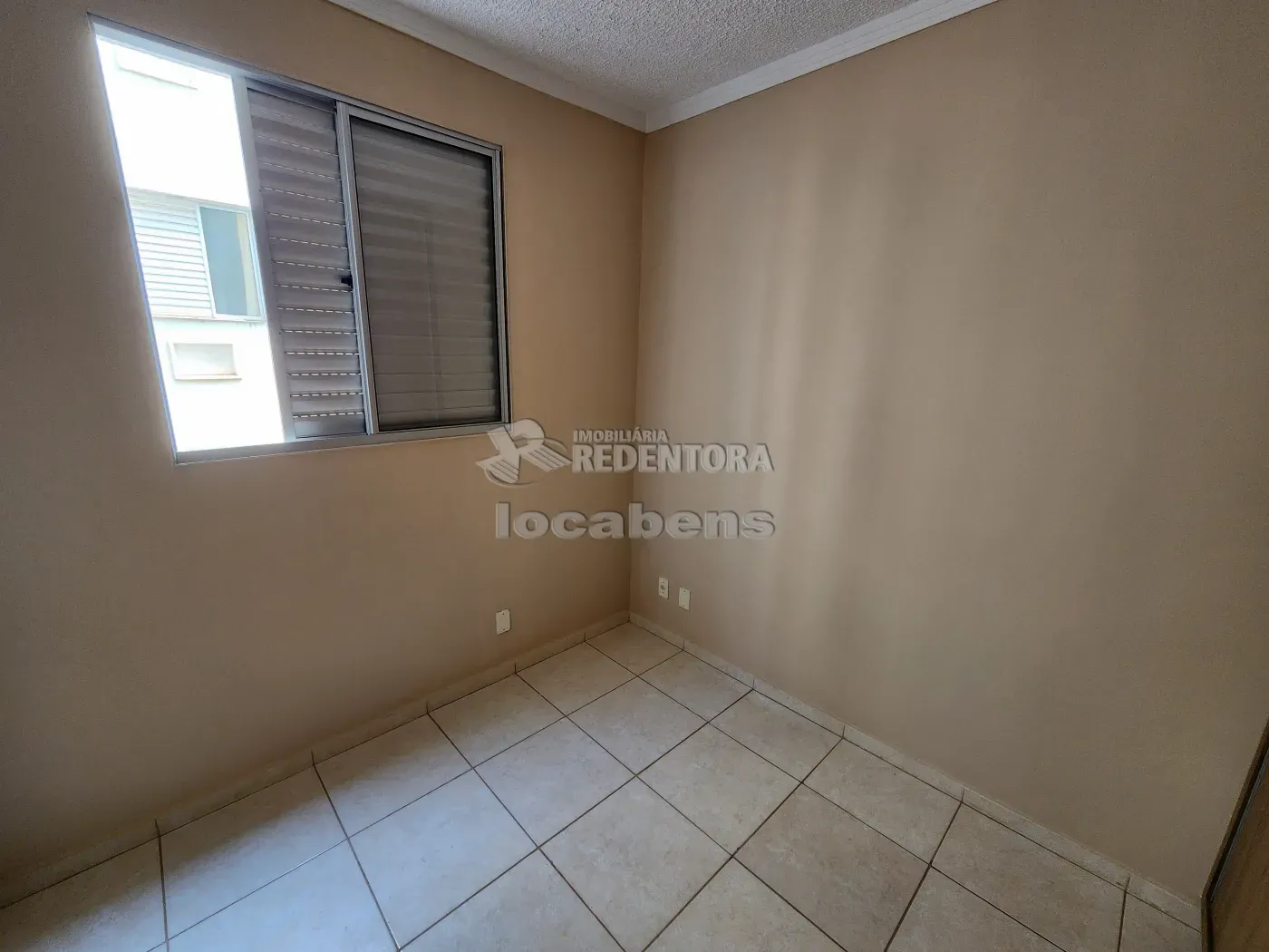 Alugar Apartamento / Padr&atilde;o em S&atilde;o Jos&eacute; do Rio Preto R$ 1.200,00 - Foto 5