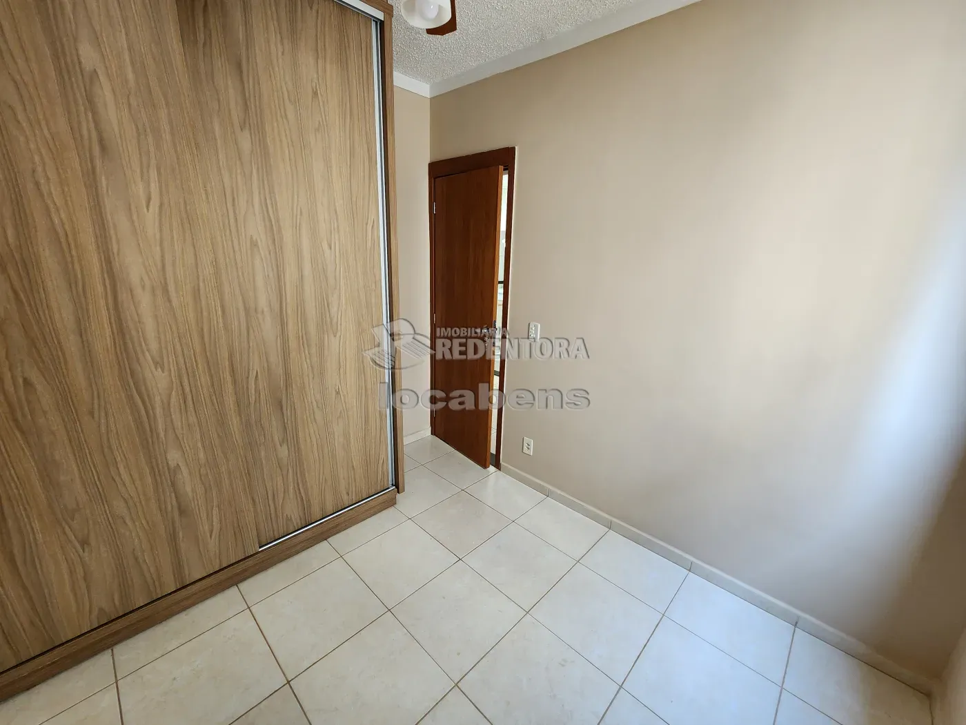 Alugar Apartamento / Padr&atilde;o em S&atilde;o Jos&eacute; do Rio Preto R$ 1.200,00 - Foto 6