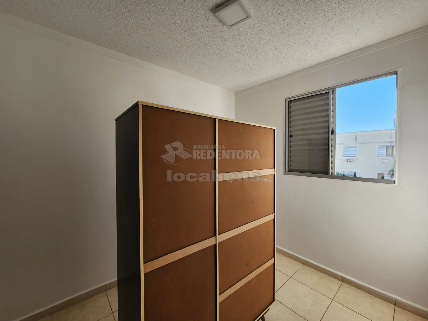 Alugar Apartamento / Padr&atilde;o em S&atilde;o Jos&eacute; do Rio Preto R$ 950,00 - Foto 8