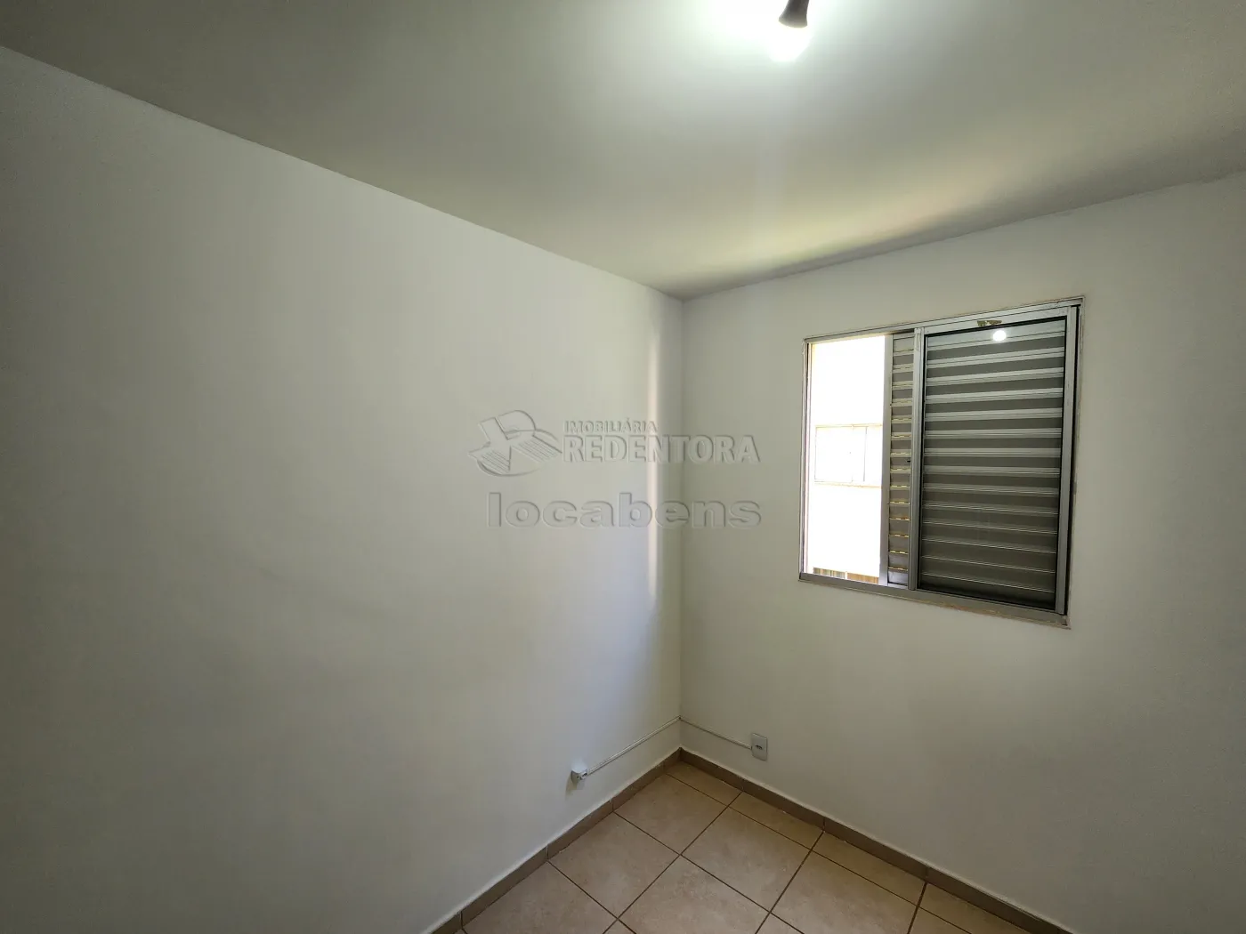 Alugar Apartamento / Padr&atilde;o em S&atilde;o Jos&eacute; do Rio Preto R$ 990,00 - Foto 7