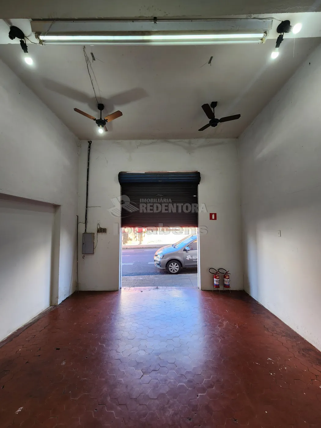 Alugar Comercial / Sal&atilde;o em S&atilde;o Jos&eacute; do Rio Preto R$ 1.500,00 - Foto 4