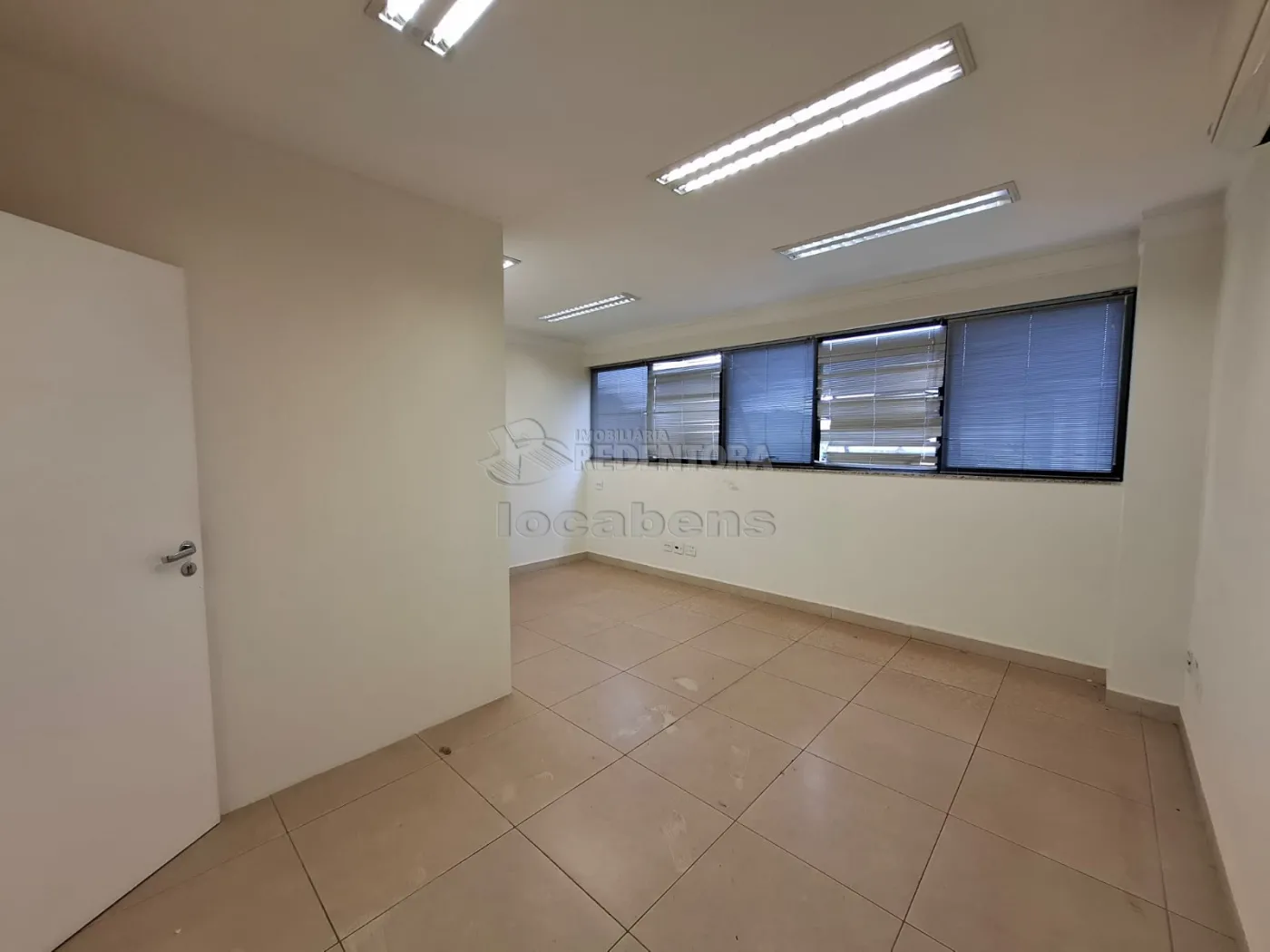 Alugar Comercial / Sala em S&atilde;o Jos&eacute; do Rio Preto R$ 3.500,00 - Foto 4