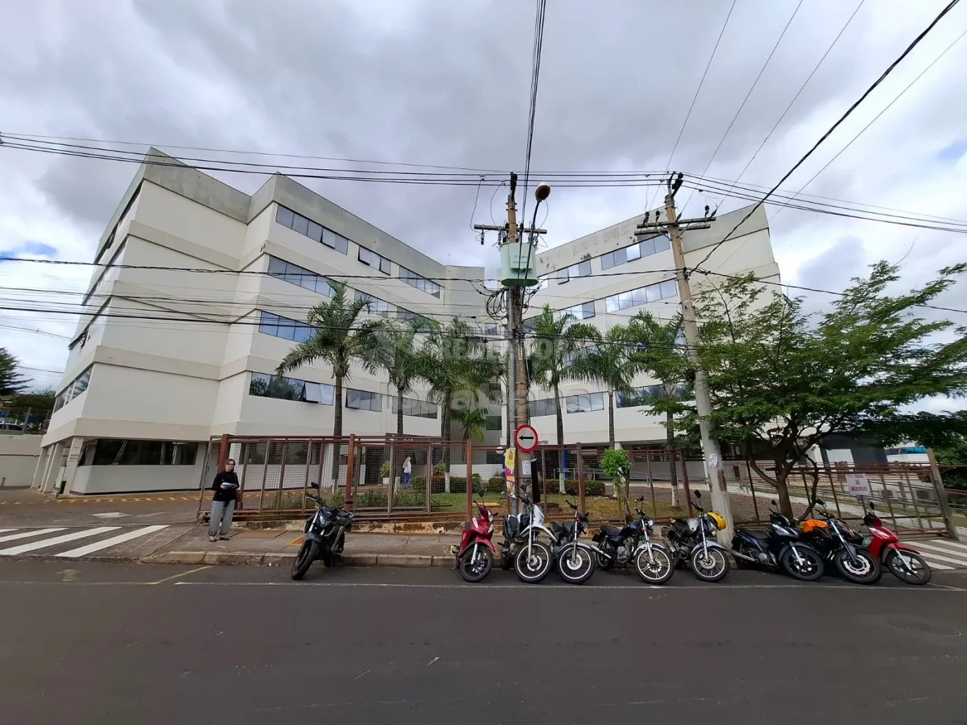 Alugar Comercial / Sala em S&atilde;o Jos&eacute; do Rio Preto R$ 3.500,00 - Foto 16