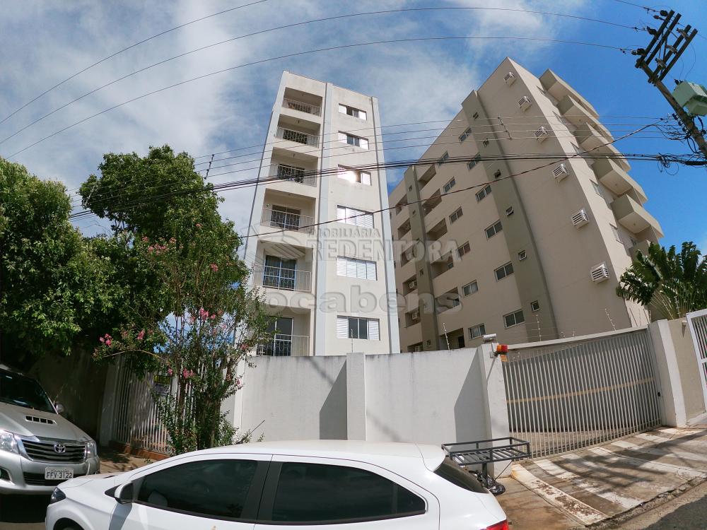 Alugar Apartamento / Padr&atilde;o em S&atilde;o Jos&eacute; do Rio Preto R$ 900,00 - Foto 11