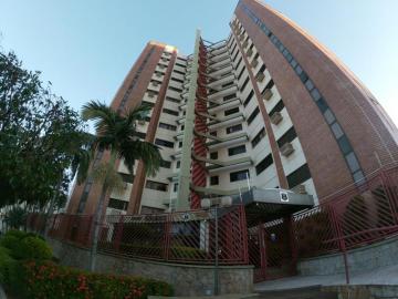 Alugar Apartamento / Padr&atilde;o em S&atilde;o Jos&eacute; do Rio Preto R$ 1.800,00 - Foto 17