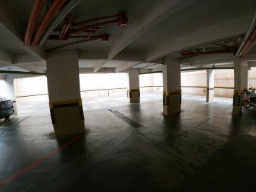 Alugar Apartamento / Padr&atilde;o em S&atilde;o Jos&eacute; do Rio Preto R$ 900,00 - Foto 22