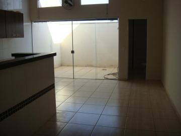 Alugar Casa / Condom&iacute;nio em S&atilde;o Jos&eacute; do Rio Preto R$ 1.100,00 - Foto 8