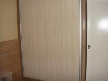 Alugar Casa / Condom&iacute;nio em S&atilde;o Jos&eacute; do Rio Preto R$ 1.100,00 - Foto 15