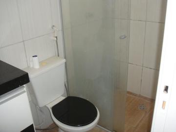 Alugar Casa / Condom&iacute;nio em S&atilde;o Jos&eacute; do Rio Preto R$ 1.100,00 - Foto 18