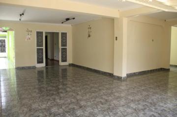 Casa / Padr&atilde;o em Ara&ccedil;atuba 