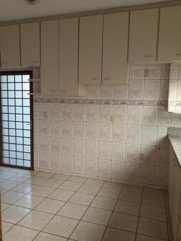 Alugar Casa / Padr&atilde;o em S&atilde;o Jos&eacute; do Rio Preto R$ 4.900,00 - Foto 2