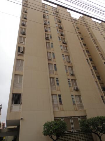 Alugar Apartamento / Padr&atilde;o em S&atilde;o Jos&eacute; do Rio Preto. apenas R$ 700,00