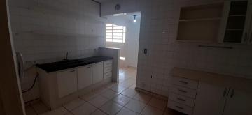 Alugar Apartamento / Padr&atilde;o em S&atilde;o Jos&eacute; do Rio Preto R$ 700,00 - Foto 12