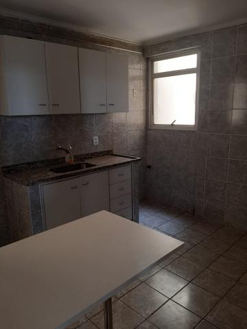 Alugar Apartamento / Padr&atilde;o em S&atilde;o Jos&eacute; do Rio Preto R$ 1.000,00 - Foto 6