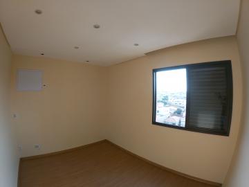 Alugar Apartamento / Padr&atilde;o em S&atilde;o Jos&eacute; do Rio Preto R$ 1.300,00 - Foto 15
