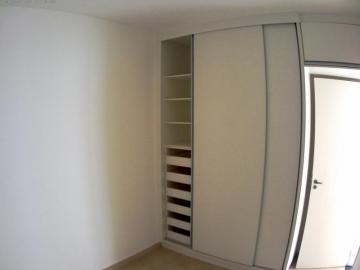 Alugar Apartamento / Padr&atilde;o em S&atilde;o Jos&eacute; do Rio Preto R$ 1.000,00 - Foto 4