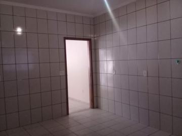 Alugar Casa / Padr&atilde;o em S&atilde;o Jos&eacute; do Rio Preto R$ 1.337,80 - Foto 9